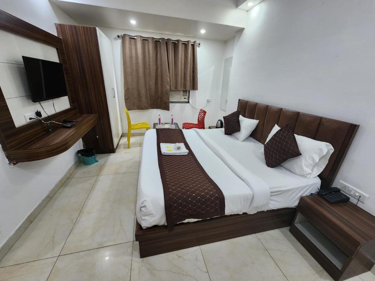 Airport Hotel Ivy With Free Airport Transfr Нью-Дели Экстерьер фото